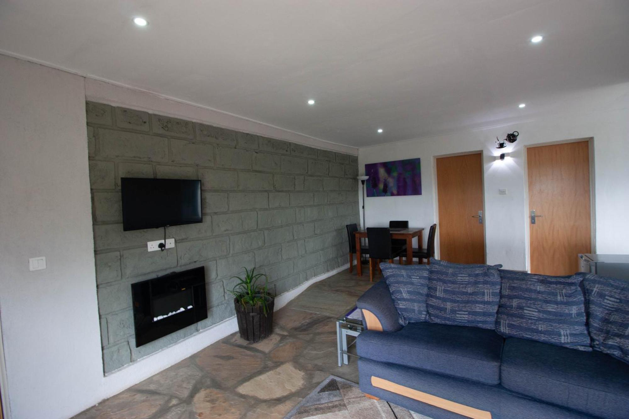 Homely Cottage Near Lake Naivasha, Elwai Visitor Centre Heni Village Exterior photo